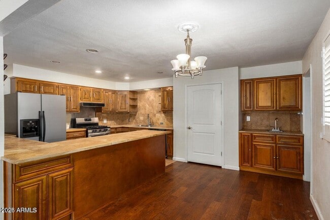 Building Photo - 7340 N 7th Ave