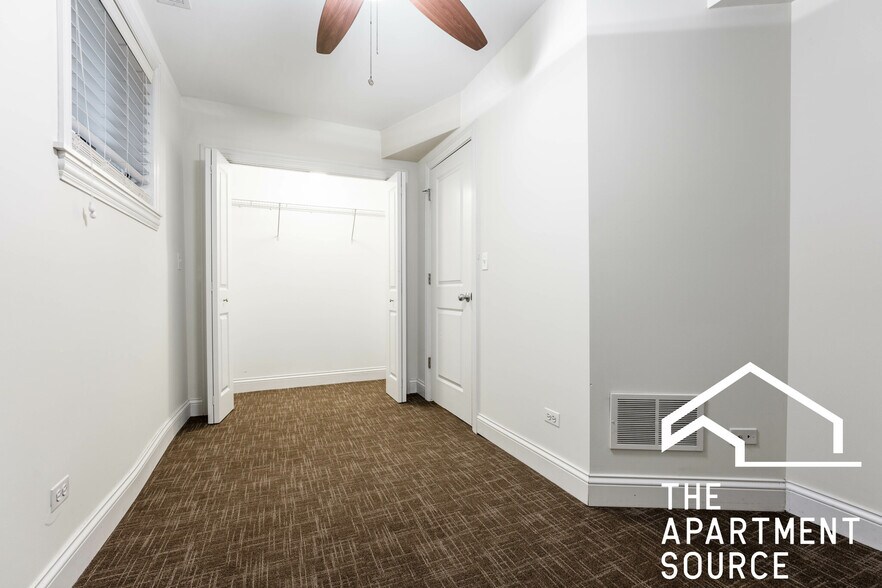 Building Photo - 3709 N Wilton Ave