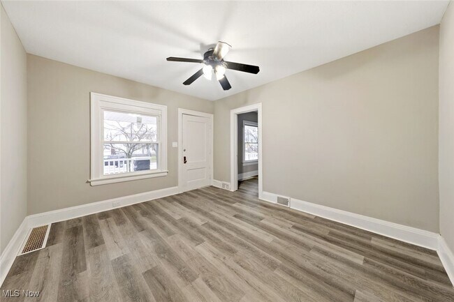 Building Photo - 2233 Bunts Rd