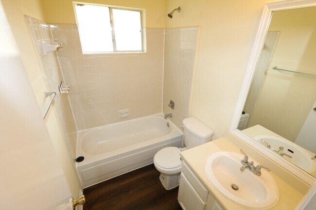 Building Photo - 18726 Andalusian Dr