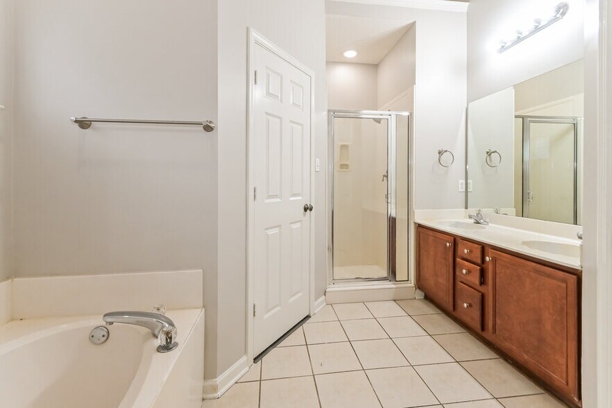 Building Photo - 2174 Berry Bush Ln