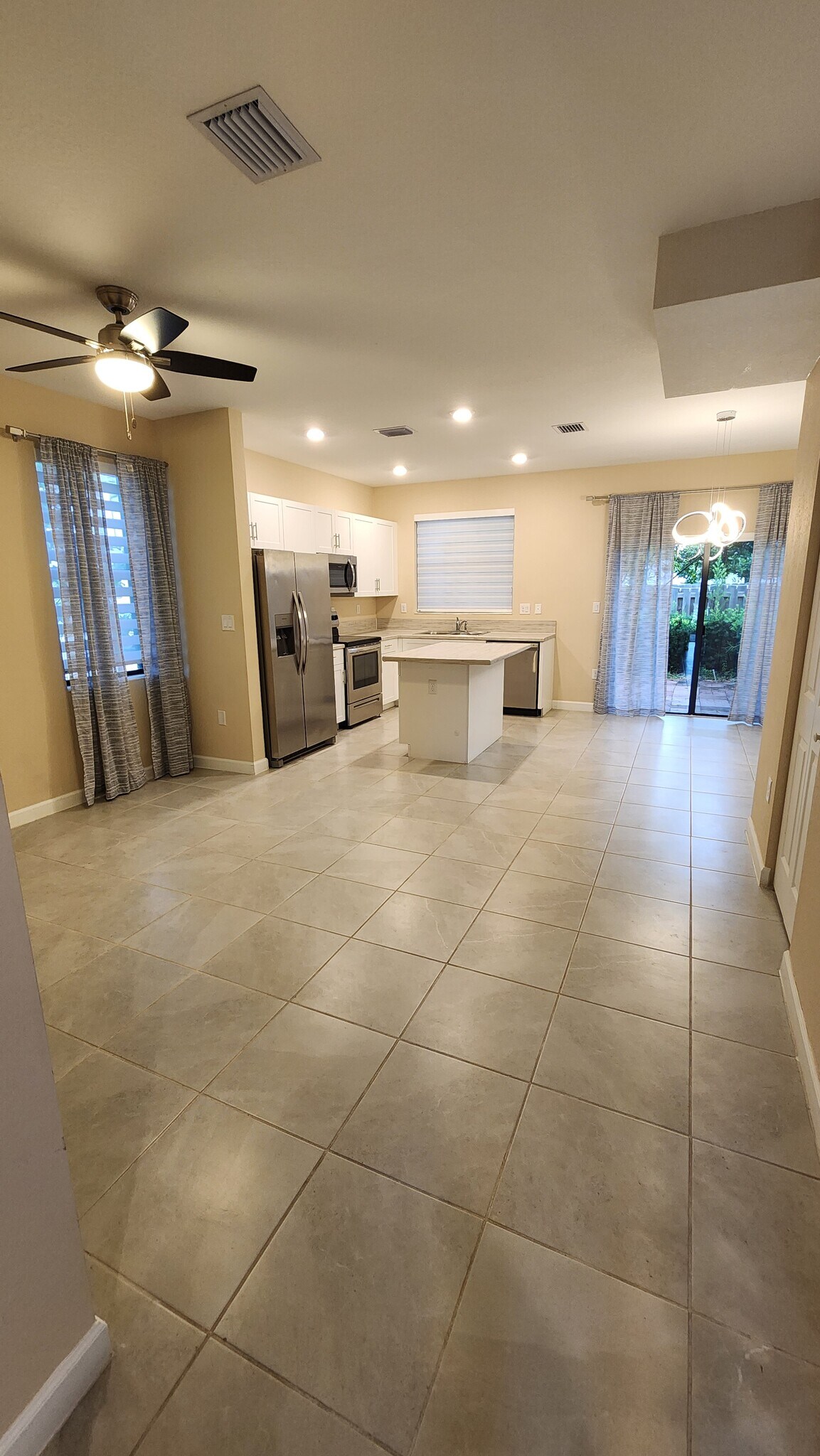 Building Photo - 14817 SW 183rd Ter