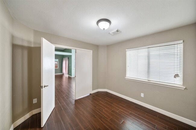 Building Photo - 16170 Golden Sands Dr