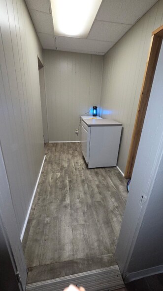 Building Photo - 105 19th St