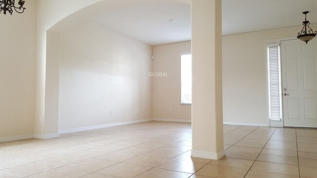 Building Photo - Elegant 4-Bedroom Home in Gated Eagle Creek with Resort-Style Amenities - Pet Policy: No Pets All...