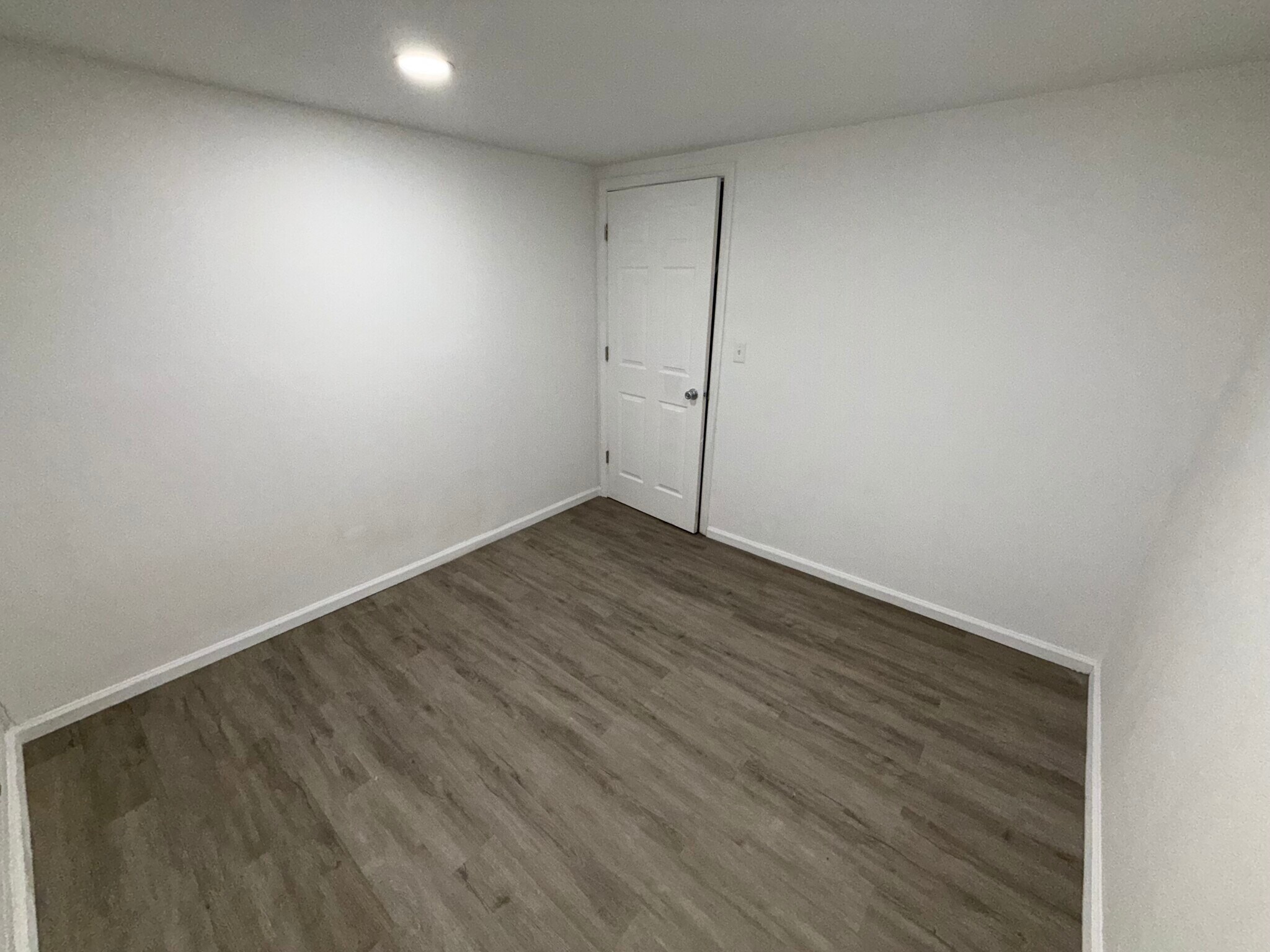 Building Photo - 1403 Emerald Dr