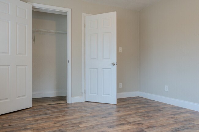 Building Photo - 129 W Church St