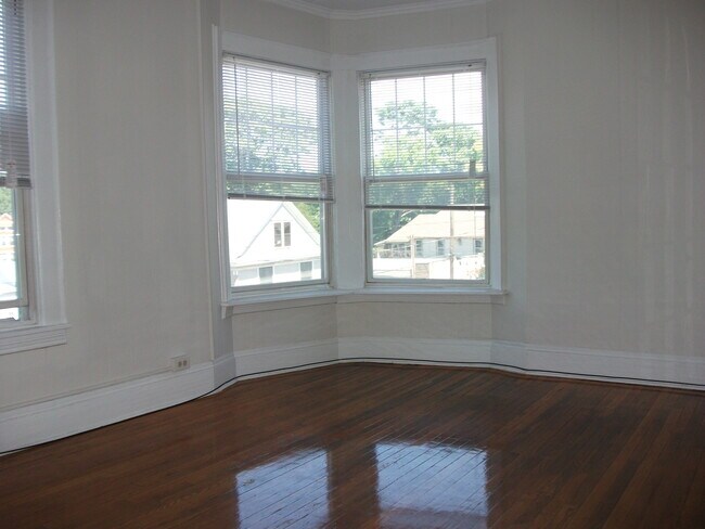 Building Photo - 448 Hawley Ave