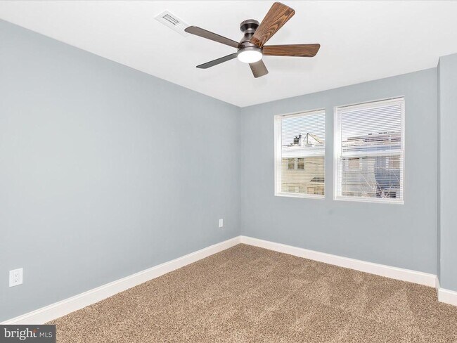 Building Photo - 5443 Jonquil Ave
