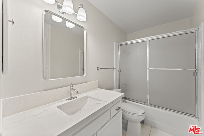 Building Photo - 4338 Redwood Ave