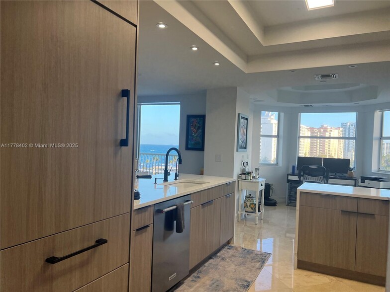 Building Photo - 1395 S Ocean Blvd
