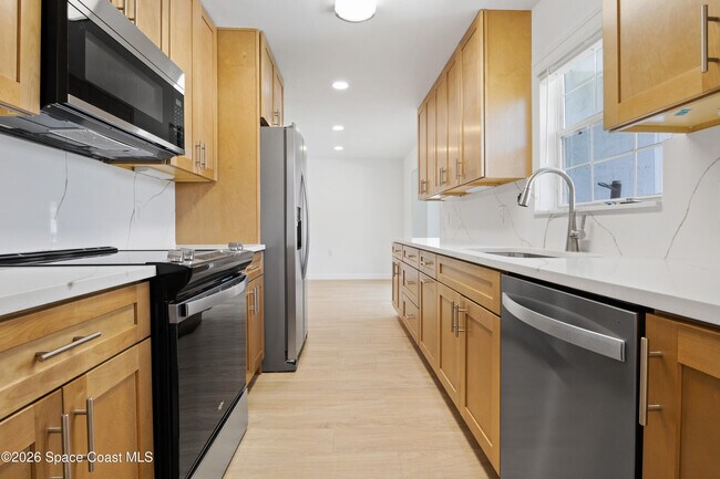 Building Photo - 2076 Abalone Ave