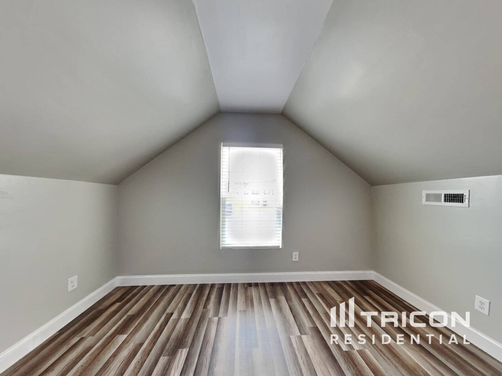 Building Photo - 19 Summerwood Ln