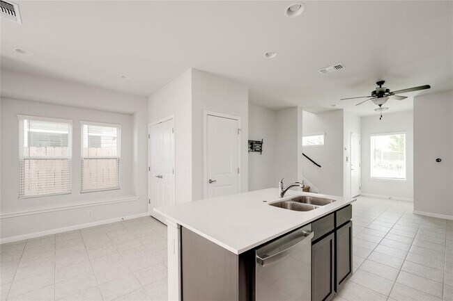 Building Photo - 9706 Whisper Willow Blvd