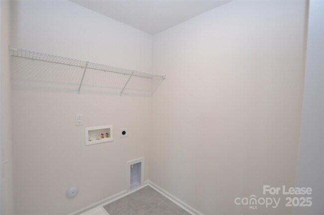 Building Photo - 8007 Oakmere Rd