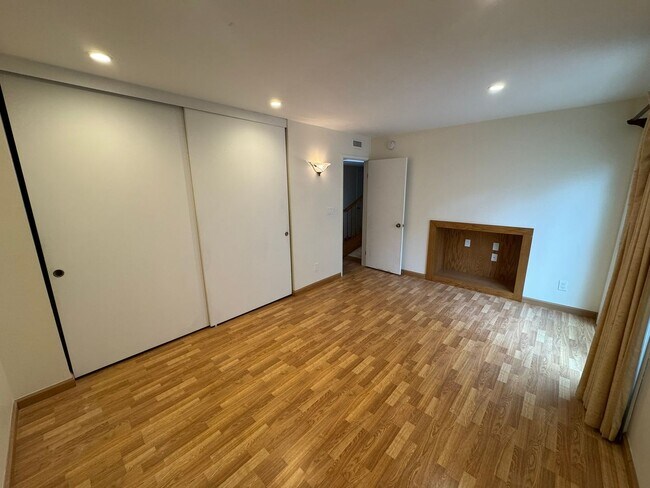 Building Photo - 61 Trinidad Bend