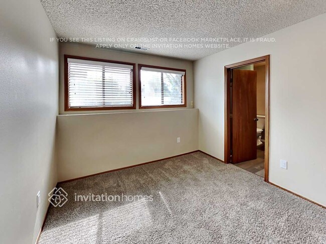 Building Photo - 9919 Zircon Dr SW