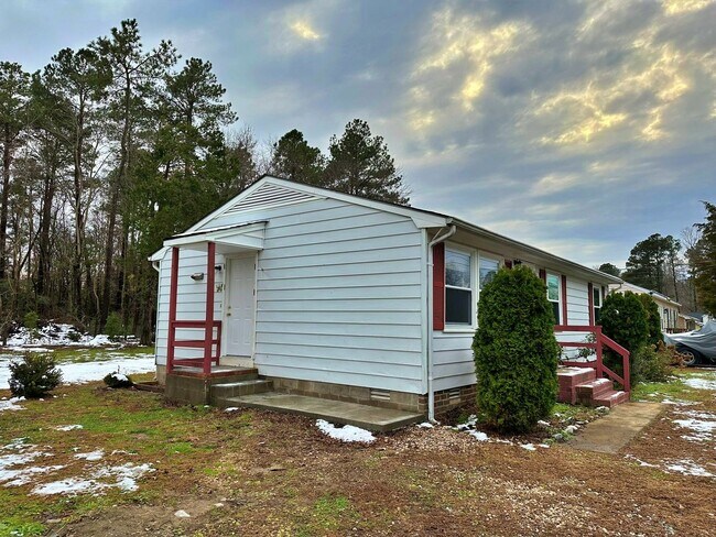 Building Photo - Renovated Rancher with 3 Bedrooms & 2 Baths!