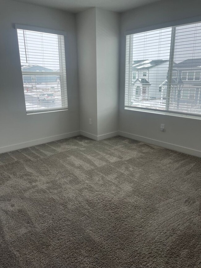 Building Photo - Beautiful Saratoga Springs Townhome for rent!