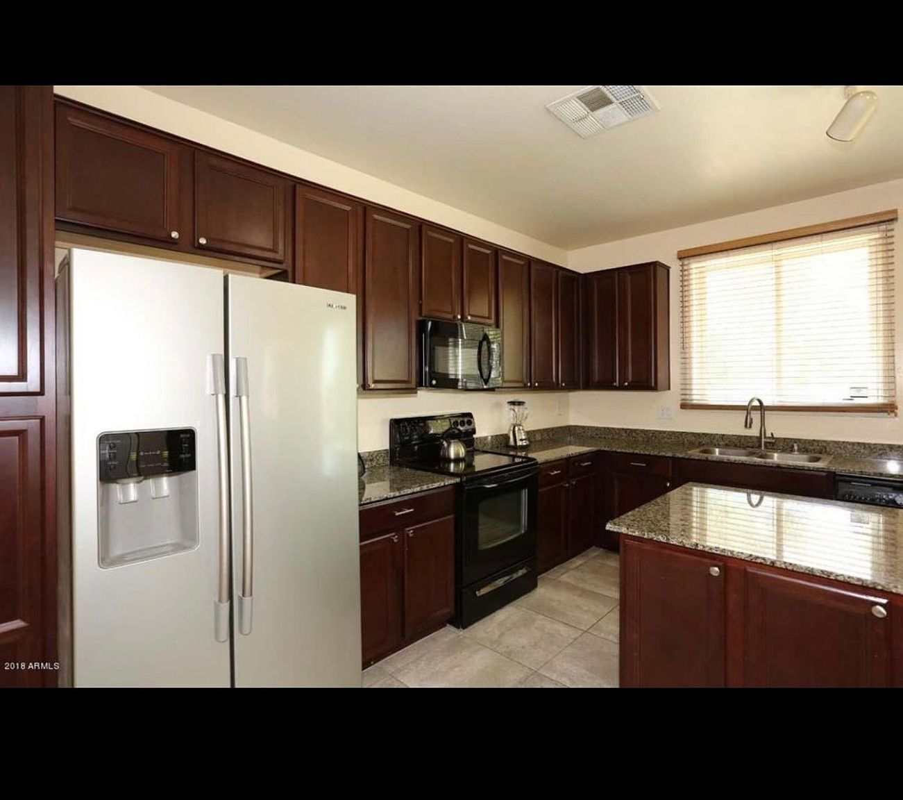 Building Photo - 2101 E Sunland Ave