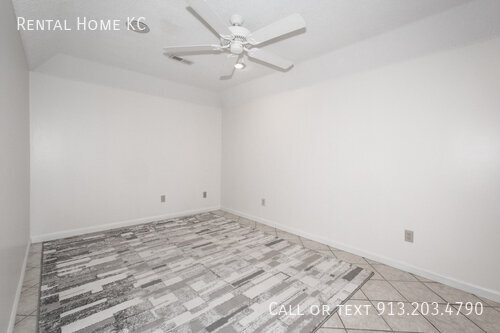 Building Photo - 15730 W Locust St
