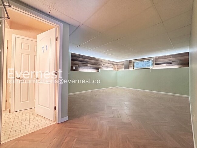 Building Photo - Beautiful 4 Bed/3 Bath Home with 3 Car Garage / Available Now!