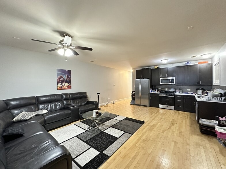 Building Photo - 368 N Hamlin Ave