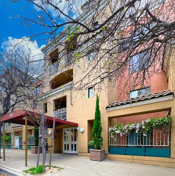 Building Photo - 650 Chestnut St