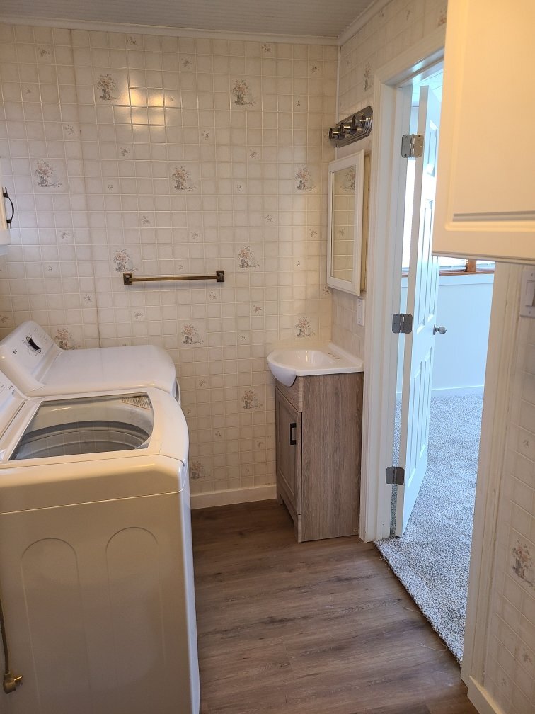 Building Photo - 717 Seed St