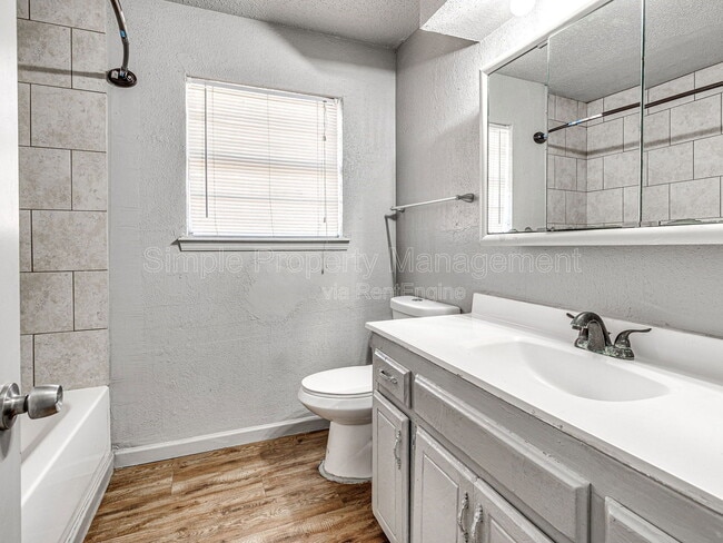 Building Photo - 601 N Wisconsin Ave