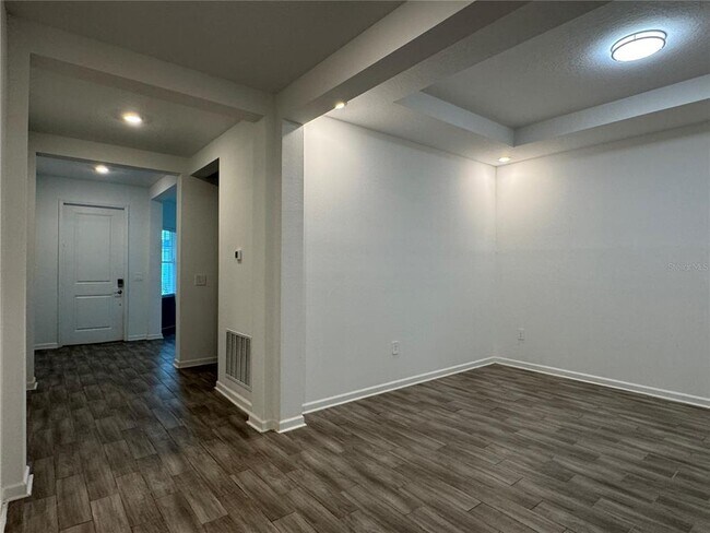 Building Photo - 6298 Lakepine St