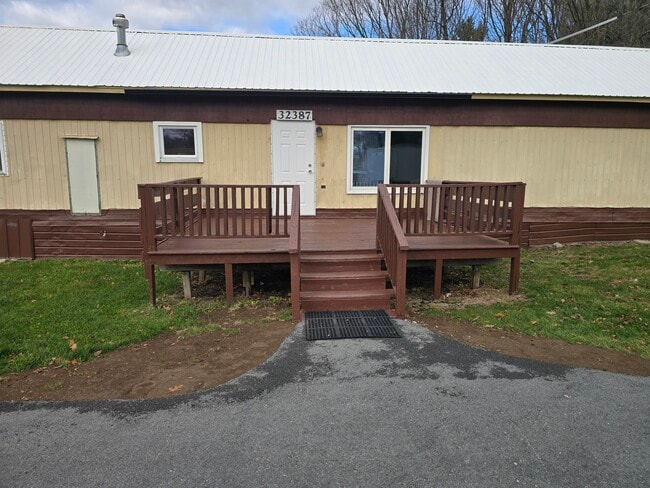 Building Photo - 32387 State Rte 3