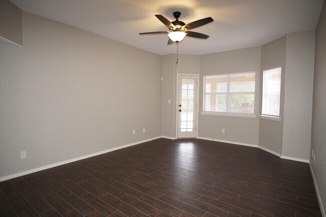 Building Photo - 6525 Brisa Del Mar Dr