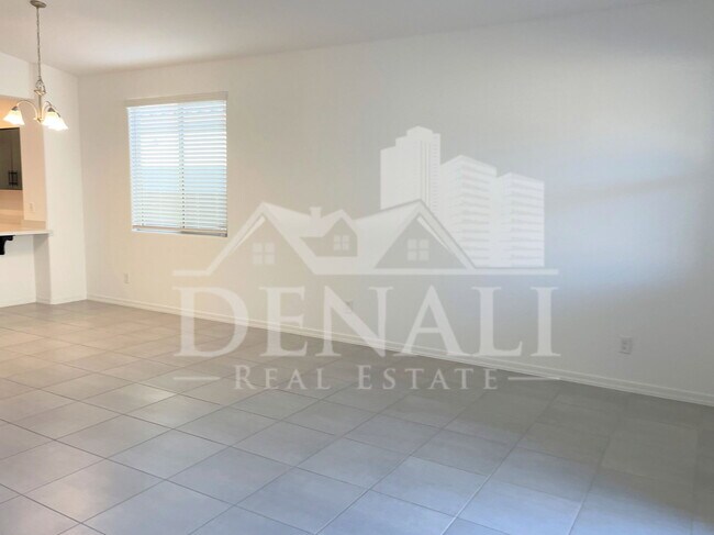 Building Photo - 7954 W Medlock Dr