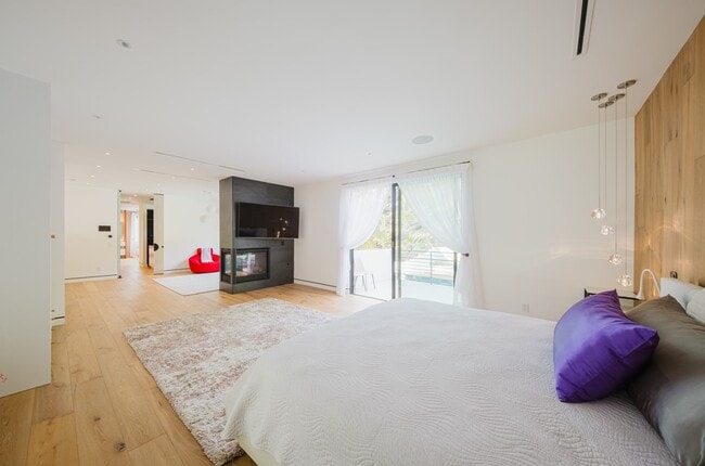 Building Photo - 25879 Chalmers Pl