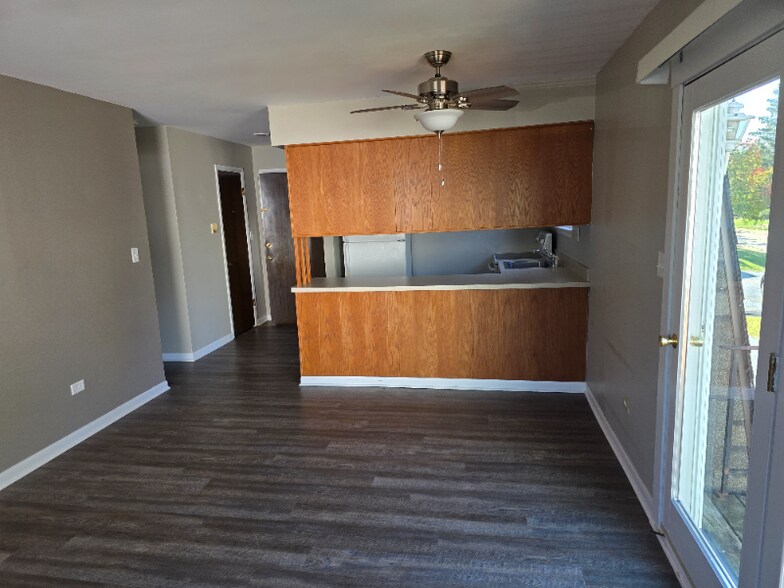 Building Photo - 645 Westmoreland Dr