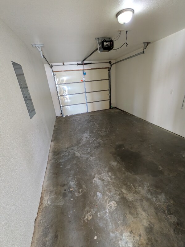 Building Photo - 63081 E 285 Ct