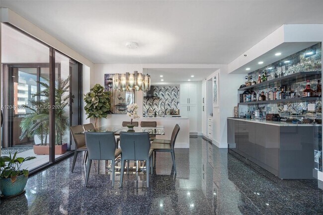 Building Photo - 1581 Brickell Ave