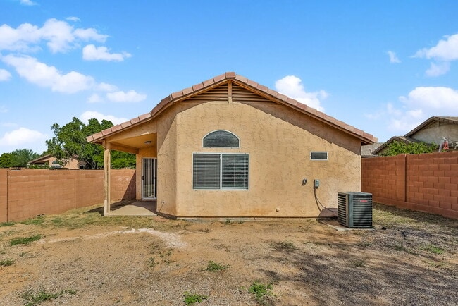 Building Photo - 115 N Ramada Cir