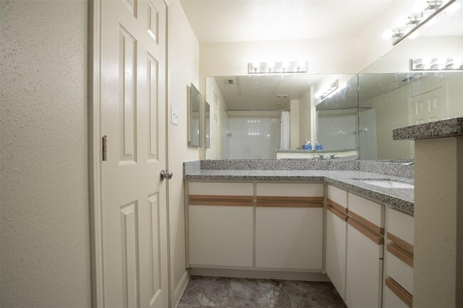 Building Photo - 1330 Old Spanish Trl