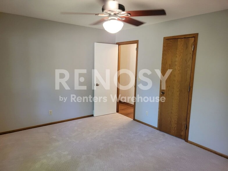 Building Photo - 5408 Creekview Ln-