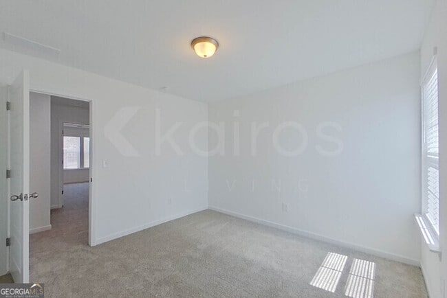 Building Photo - 111 English Oak Ln