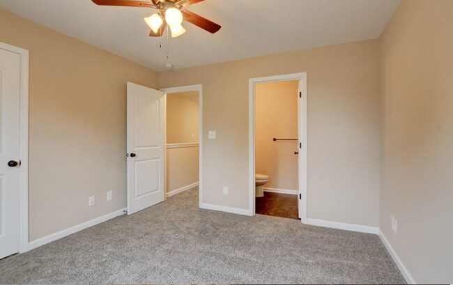 Building Photo - Fairview Lane