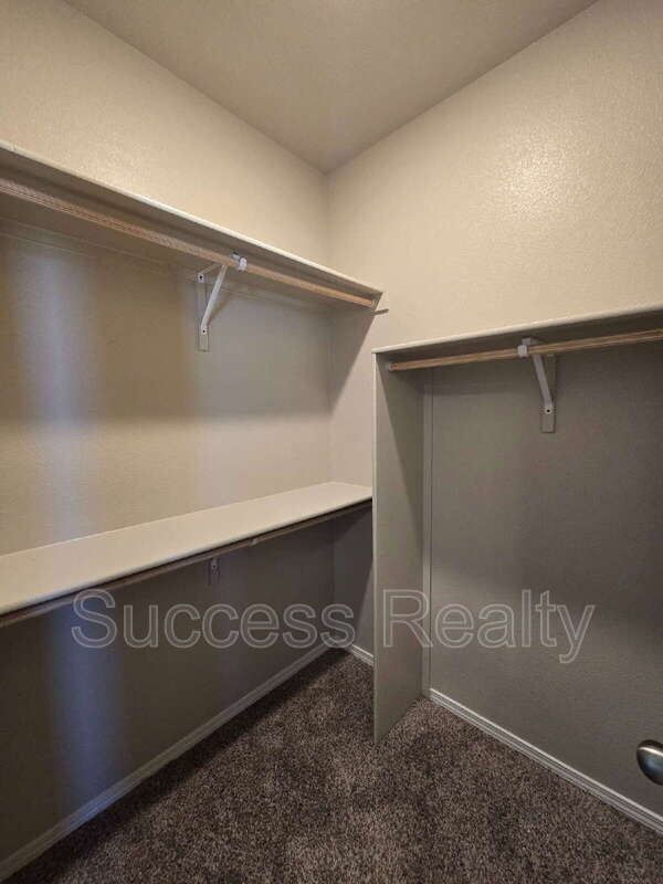 Building Photo - 10624 Hidden Chapel Pl