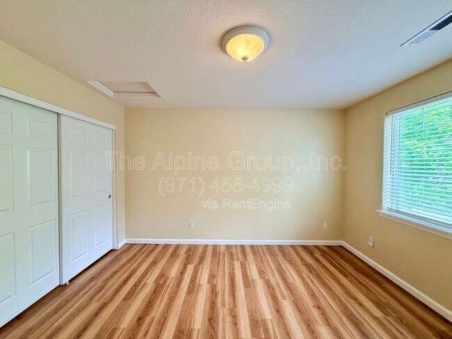 Building Photo - 13760 SW Mapleview Ln