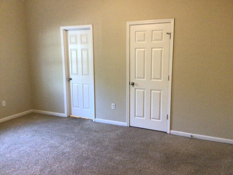 Building Photo - 121 Caribbean Village Dr