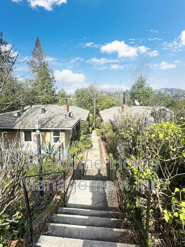 Building Photo - 5808 Estates Dr