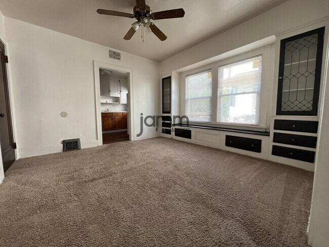 Building Photo - 2196 Lewis Dr