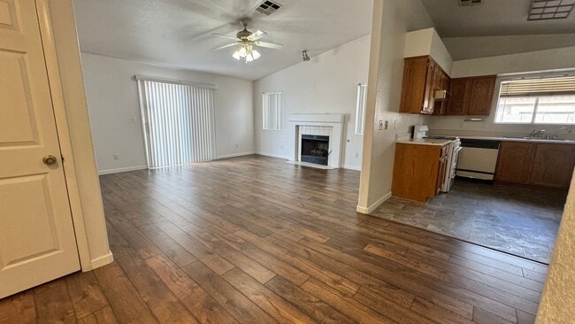 Building Photo - 3bedroom Single-Story Home