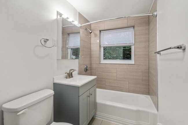 Building Photo - 39 Montvale Ave